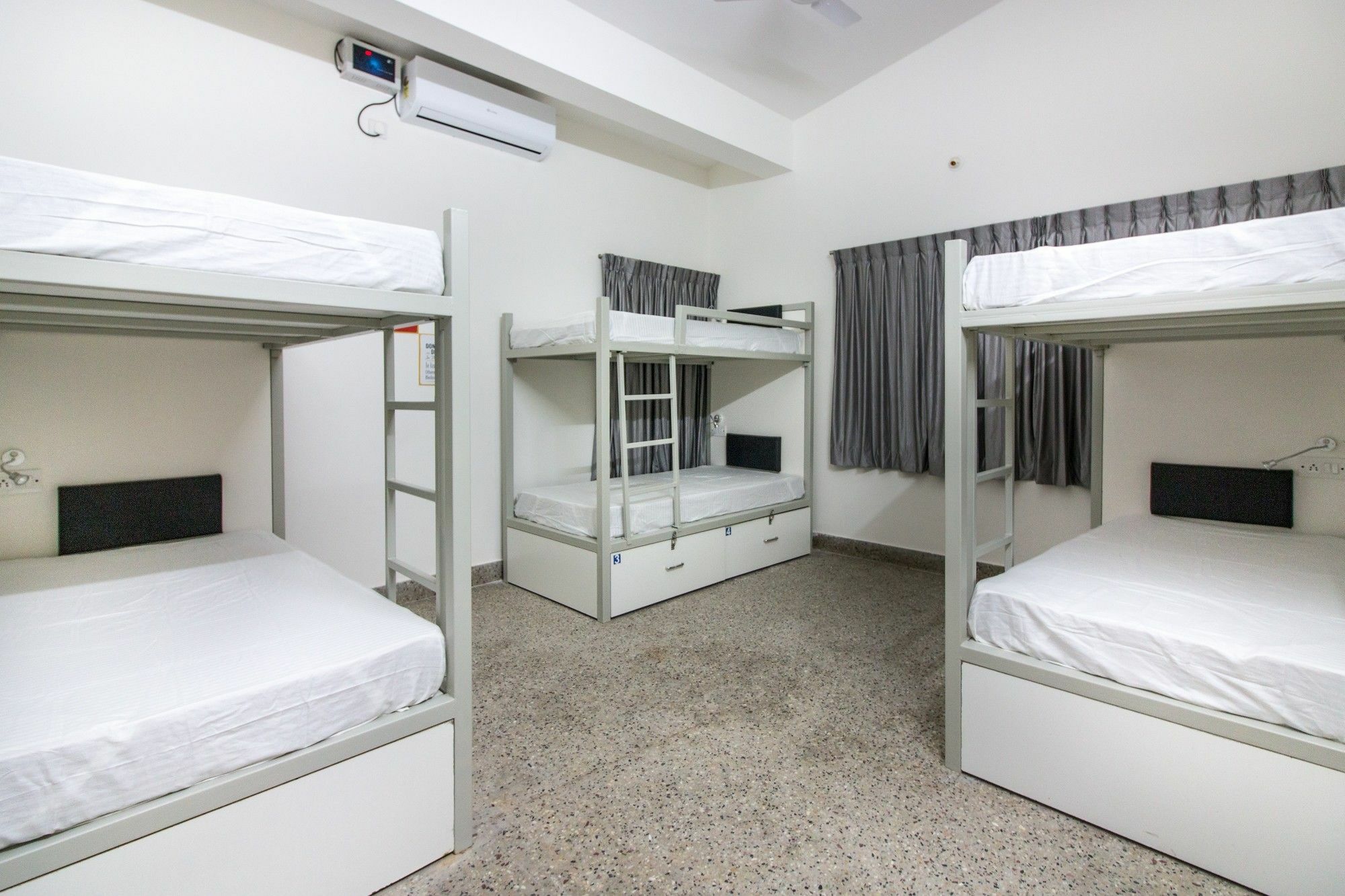 Albergue Backpacker Panda Bengaluru Exterior foto
