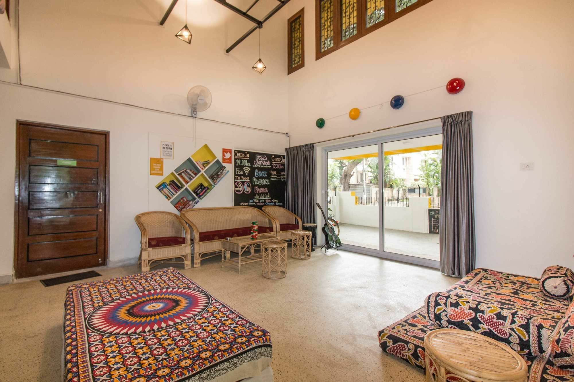 Albergue Backpacker Panda Bengaluru Exterior foto